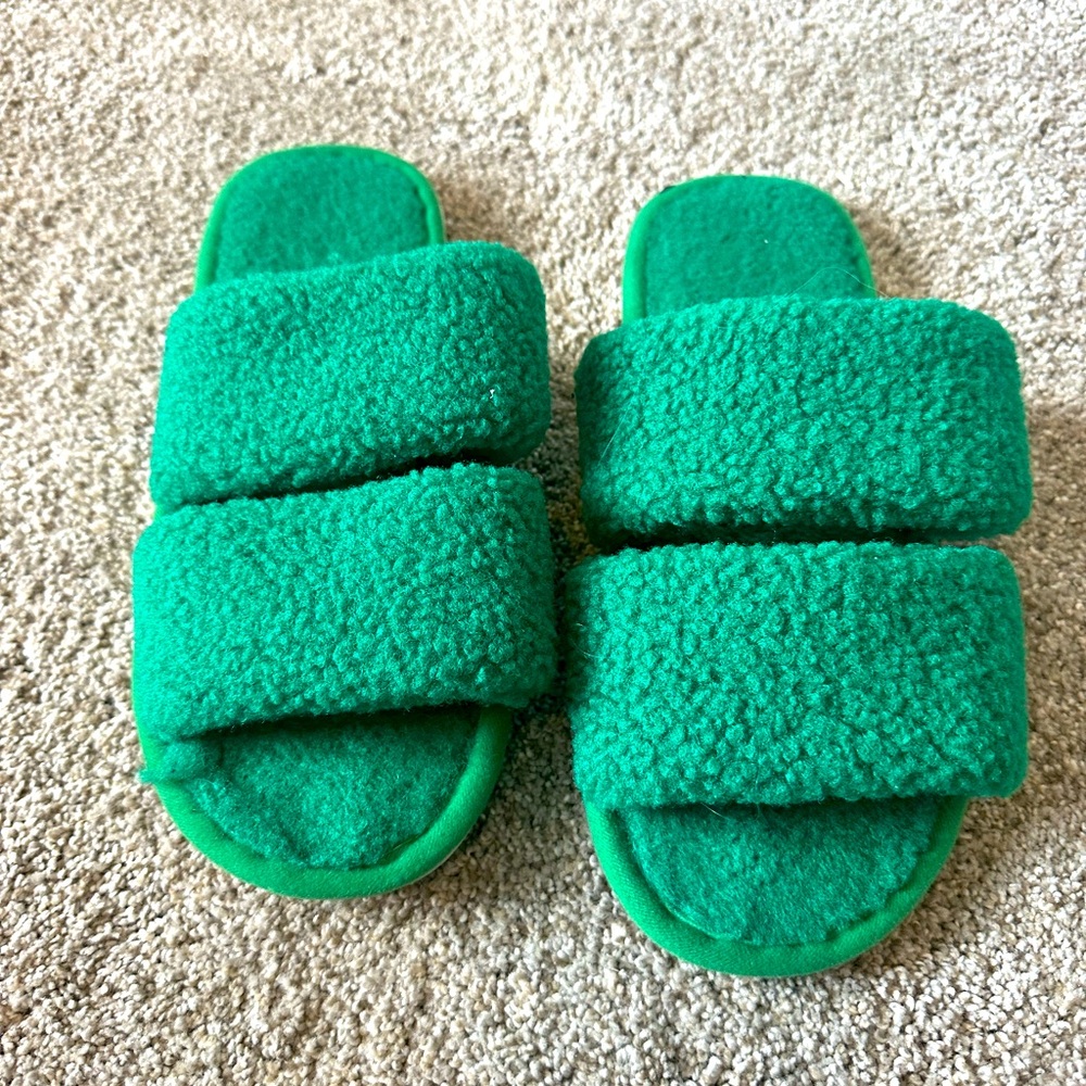 Bedroom slippers